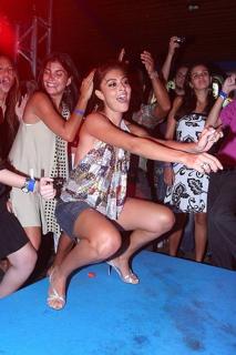 Juliana Paes feet photo thumbnail
