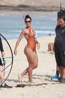 Juliana Paes feet photo thumbnail