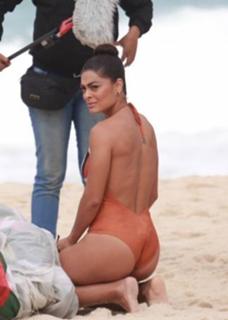 Juliana Paes feet photo thumbnail