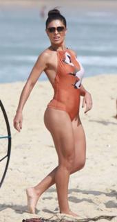 Juliana Paes feet photo thumbnail