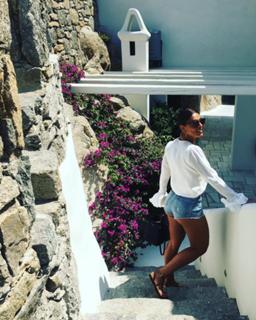 Juliana Paes feet photo thumbnail