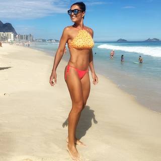 Juliana Paes feet photo thumbnail