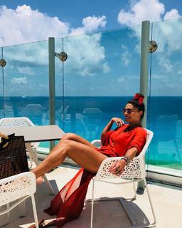 Juliana Paes feet photo thumbnail
