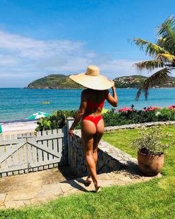 Juliana Paes feet photo thumbnail