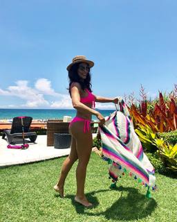 Juliana Paes feet photo thumbnail