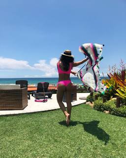 Juliana Paes feet photo thumbnail