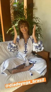 Juliana Paes feet photo thumbnail