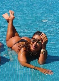 Juliana Paes feet photo thumbnail