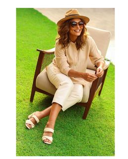 Juliana Paes feet photo thumbnail