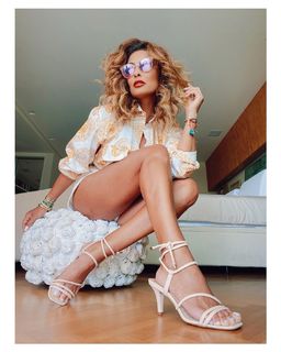 Juliana Paes feet photo thumbnail