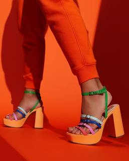 Juliana Paes feet photo thumbnail