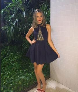 Juliana Paiva feet photo thumbnail