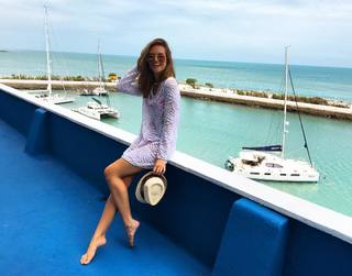 Juliana Paiva feet photo thumbnail