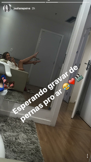 Juliana Paiva feet photo thumbnail