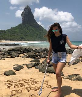 Juliana Paiva feet photo thumbnail