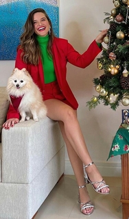 Juliana Paiva feet photo thumbnail