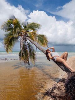 Juliana Paiva feet photo 9