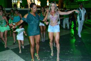 Juliana Salimeni feet photo thumbnail