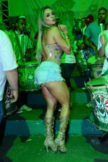 Juliana Salimeni feet photo thumbnail