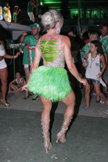 Juliana Salimeni feet photo thumbnail