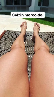 Juliana Salimeni feet photo thumbnail