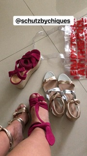 Juliana Salimeni feet photo thumbnail