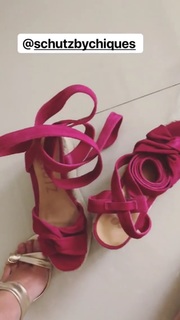 Juliana Salimeni feet photo thumbnail