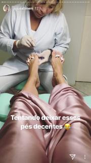 Juliana Salimeni feet photo thumbnail