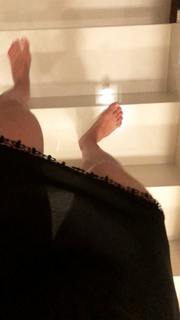 Juliana Salimeni feet photo thumbnail