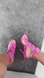 Juliana Salimeni feet photo thumbnail