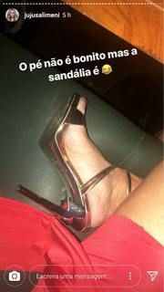 Juliana Salimeni feet photo thumbnail