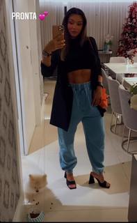 Juliana Salimeni feet photo thumbnail