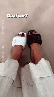 Juliana Salimeni feet photo thumbnail