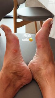 Juliana Salimeni feet photo thumbnail