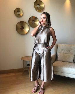 Juliana Silveira feet photo 7