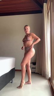 Juliana Silveira feet photo 15