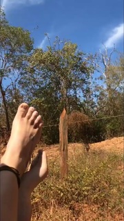 Juliane Araújo feet photo 2