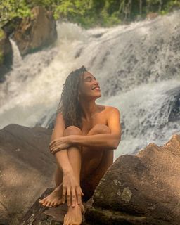 Juliane Araújo feet photo 1