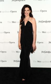 Julianna Margulies feet photo thumbnail