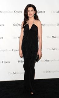 Julianna Margulies feet photo thumbnail