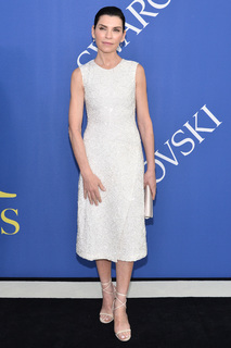 Julianna Margulies feet photo thumbnail