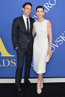 Julianna Margulies feet photo thumbnail