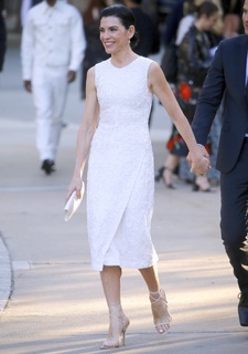 Julianna Margulies feet photo thumbnail