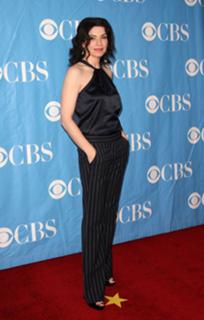 Julianna Margulies feet photo thumbnail