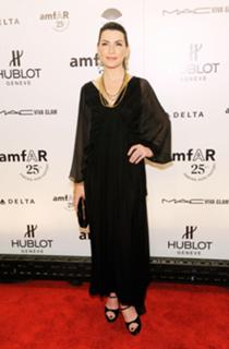 Julianna Margulies feet photo thumbnail