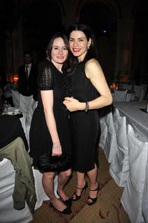 Julianna Margulies feet photo thumbnail