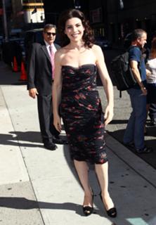 Julianna Margulies feet photo thumbnail