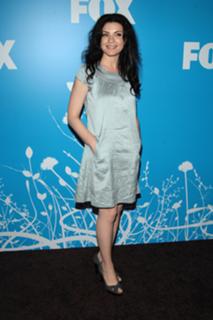 Julianna Margulies feet photo thumbnail