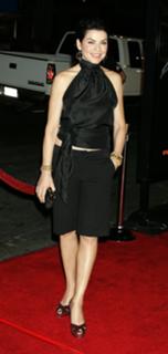 Julianna Margulies feet photo thumbnail
