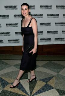 Julianna Margulies feet photo thumbnail